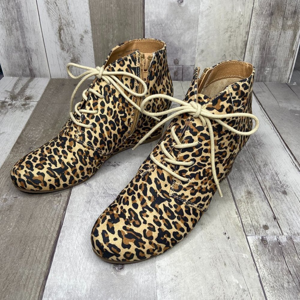 New DV 8 Animal Print Lace Up Wedges 7.5